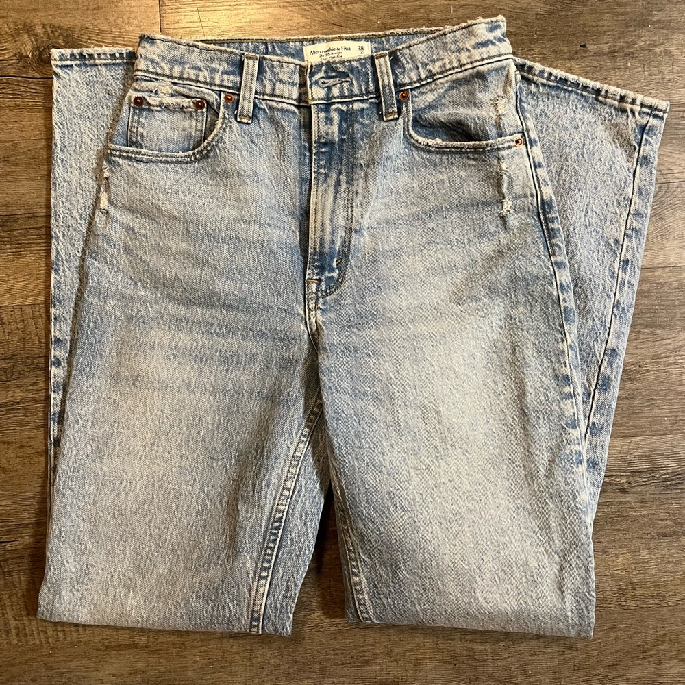 Abercrombie Ultra High Rise 90s Straight Jean